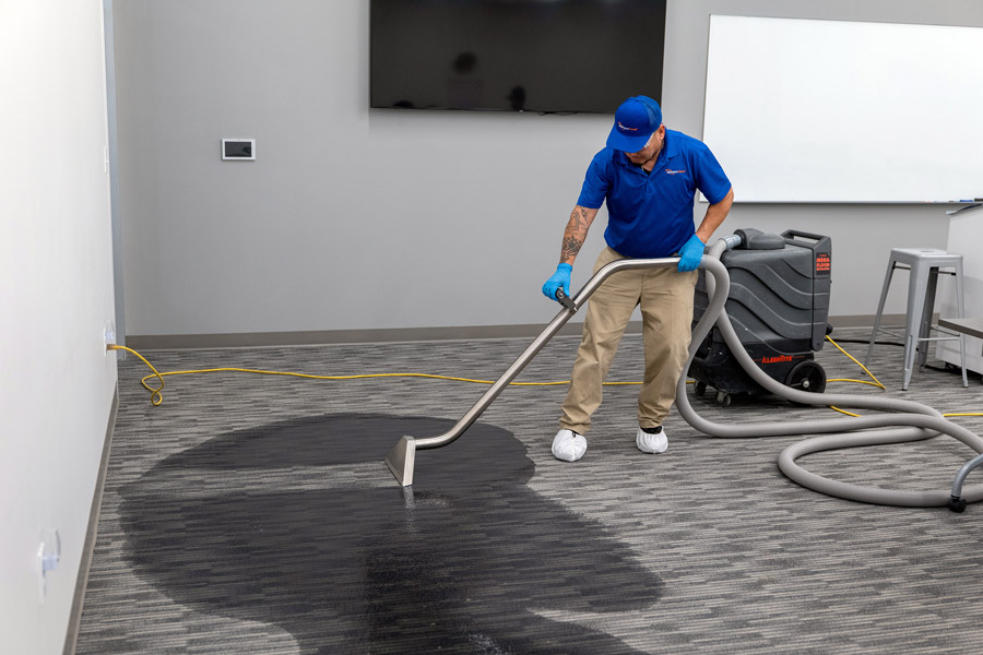 Cleaning Franchise for Sale: 4 Critical Things to Know Before You Buy